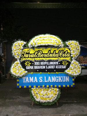 Papan Bunga Duka di Kayo